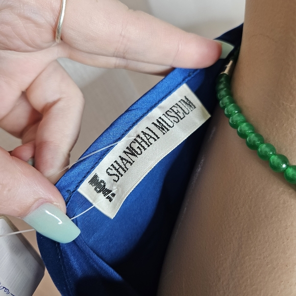 Shanghai Museum Silk Dress - Picture 5 of 5